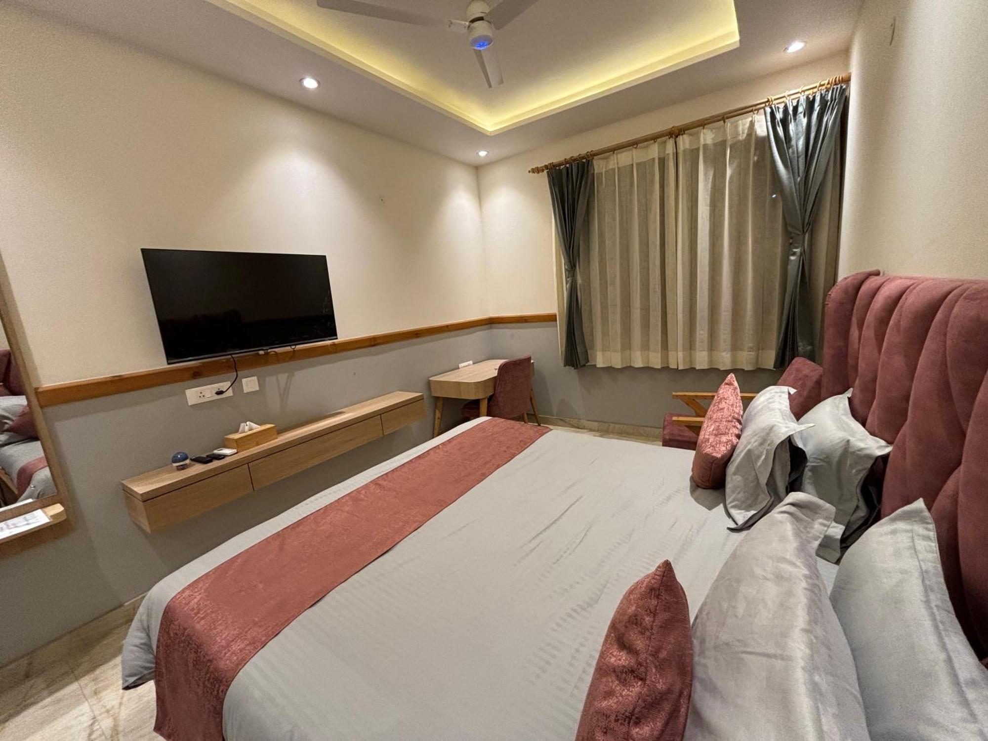 Bed and Breakfast The Cocoon Dehradun Exterior foto