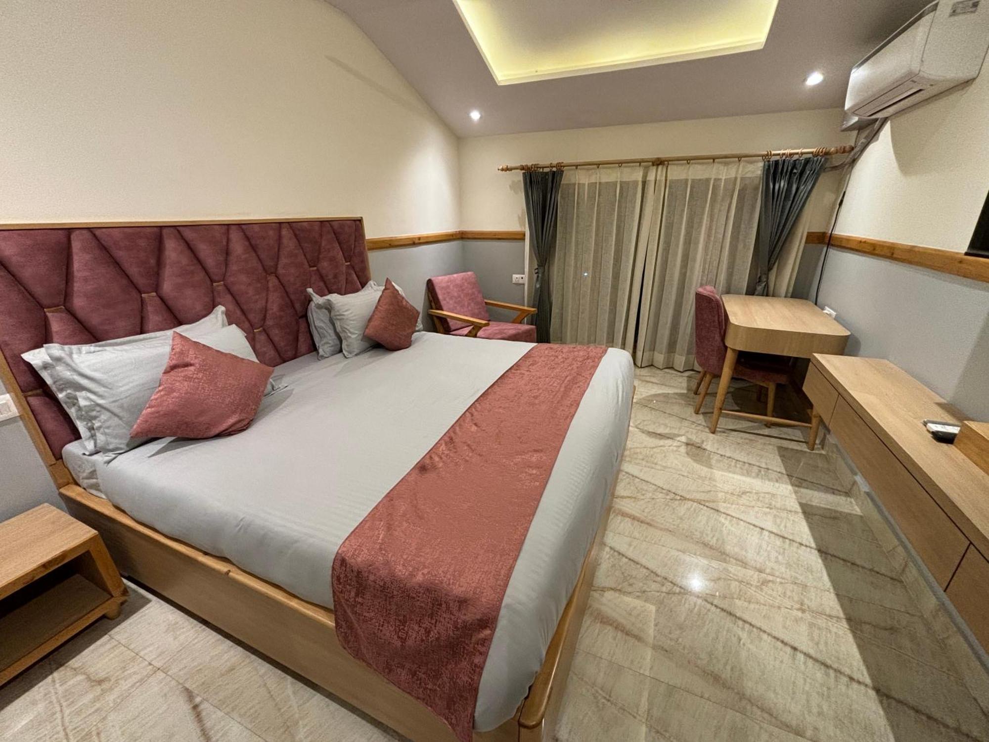 Bed and Breakfast The Cocoon Dehradun Exterior foto