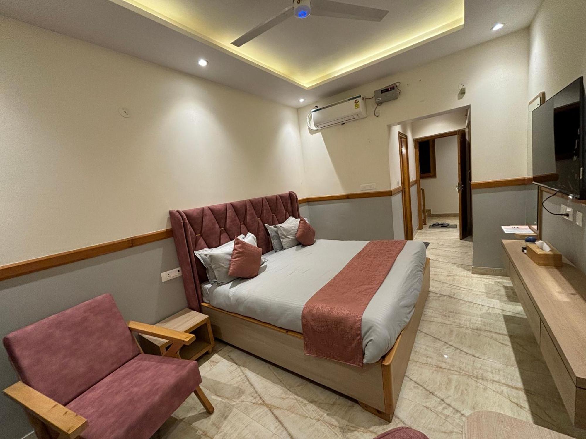 Bed and Breakfast The Cocoon Dehradun Exterior foto